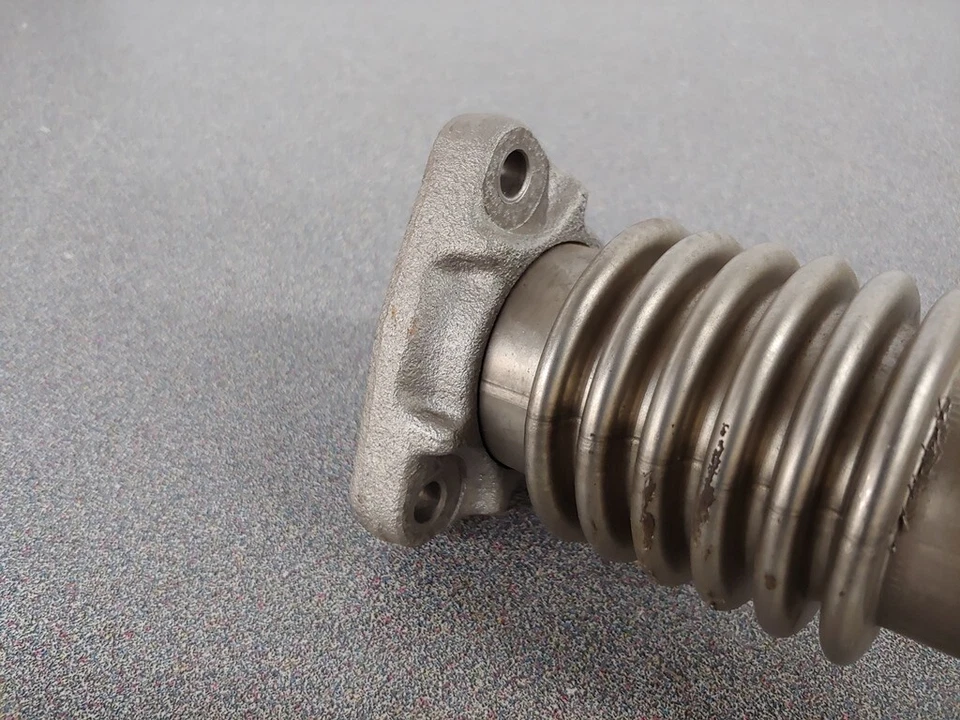 VERY NICE USED GENUINE PORSCHE 911 CARRERA 3.2 HEAT EXCHANGER CROSSOVER PIPE NLA - Image 4 of 4