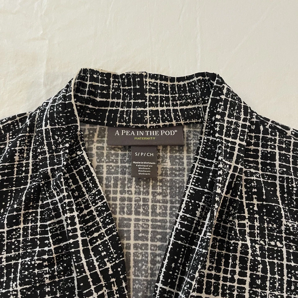 A Pea in the Pod Women’s Patterned V-Neck Long Sleeve Top Size Small - Image 4 of 4