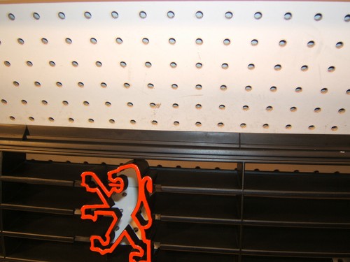 Peugeot 505 STi 1986 Front Plastic BLACK Painted Red Lion Peugeot logo 1 Grille - Picture 12 of 12