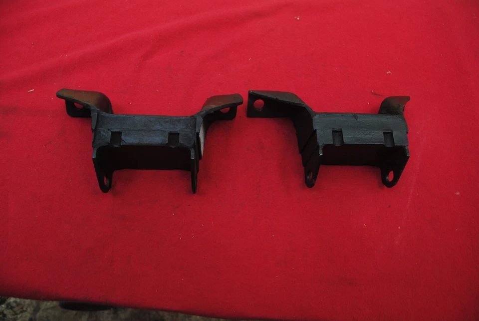 66 67 68 69 70 71 72 SOPORTES MOTOR FORD MUSTANG ORIGINALES PR. D0OZ 6038 G CORRECTO Foto 3 de 4