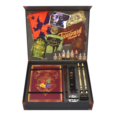 BLUE SKY STUDIOS Harry Potter Hogwarts Schreibset Geschenkset im Koffer-Design für Potterheads
