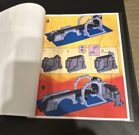 LEGO Castle: 6075 Wolfpack Tower Complete with minifigures & Instructions