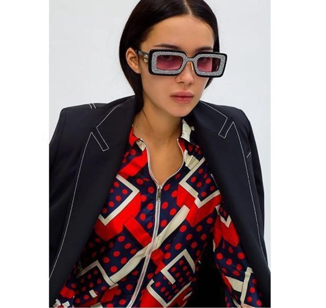 GUCCI Hollywood Forever Rectangular Sunglasses Bl… - image 3