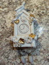 Vintage Bird house, coockoo clock Wall Pocket made in Japan white and gold