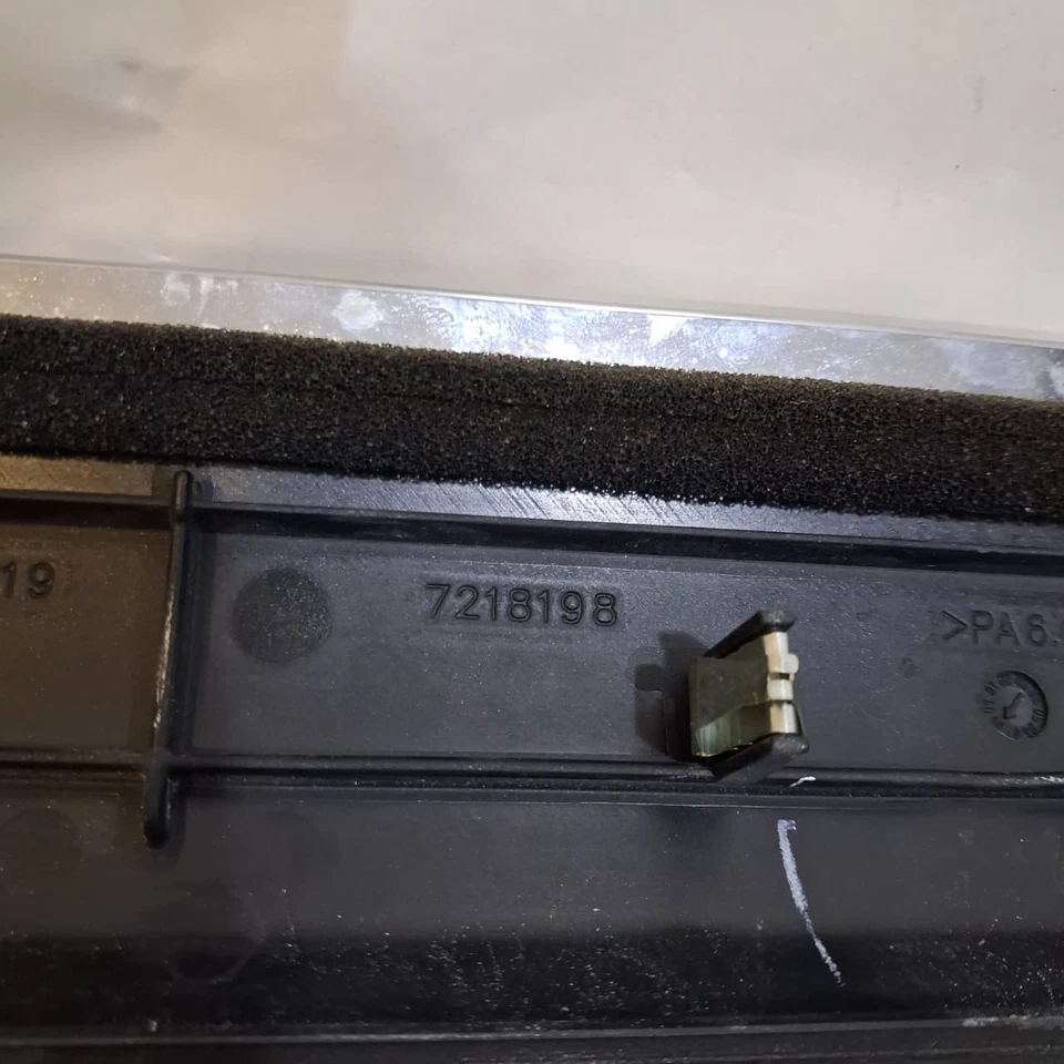 Moldura de puerta Rolls-Royce Ghost 09-20 OEM USADA-7218198 Foto 3 de 4