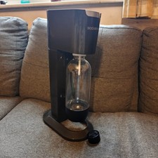 SodaStream G100 Gensis Sparkling Water Machine only with Bottle