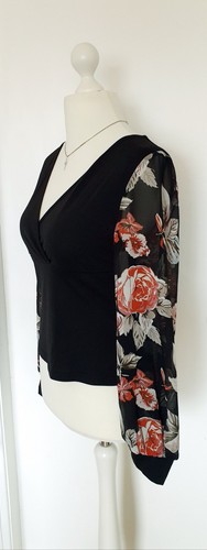 Shirt Langarmshirt SHEIN schwarz rot weiß Größe M Tüll Ärmel Blumenmuster - Bild 7 von 13