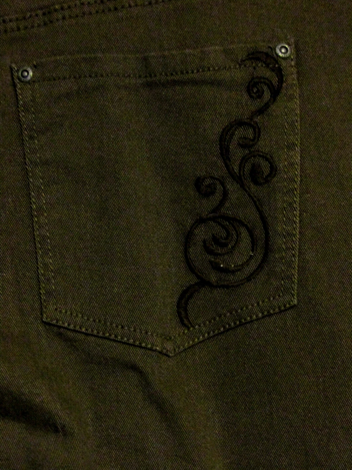 BASIC EDITIONS CAPRI PANTS WOMANS 26W BROWN DENIM WITH SCROLLED POCKETS NWT - Image 2 of 3