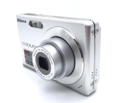 Nikon COOLPIX S200 シルバー Amazon.com : Nikon Coolpix S200 7.1MP Digital Camera with 3x