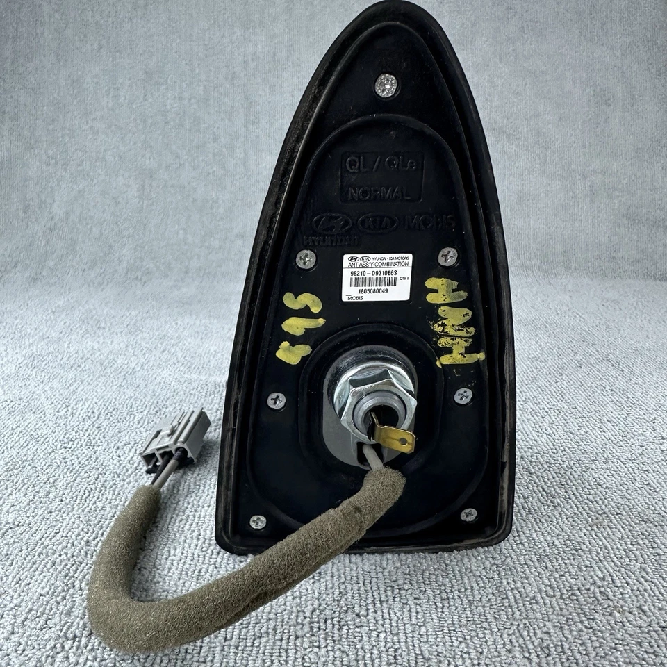 2017-2019 Kia Sportage Antenna Shark Fin GPS OEM Silver 96210-D9310E6S - Image 4 of 4