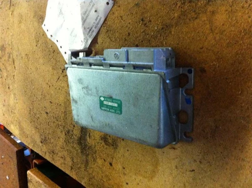 93 94 95 96 INFINITI J30 CHASSIS ECM ABS MODULE CENTER PACKAGE TRAY - Imagen 4 de 4