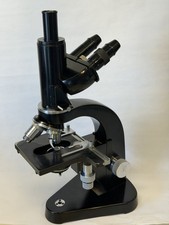 Leitz Laborlux III microscope 1956. Very good condition, lots of extras.