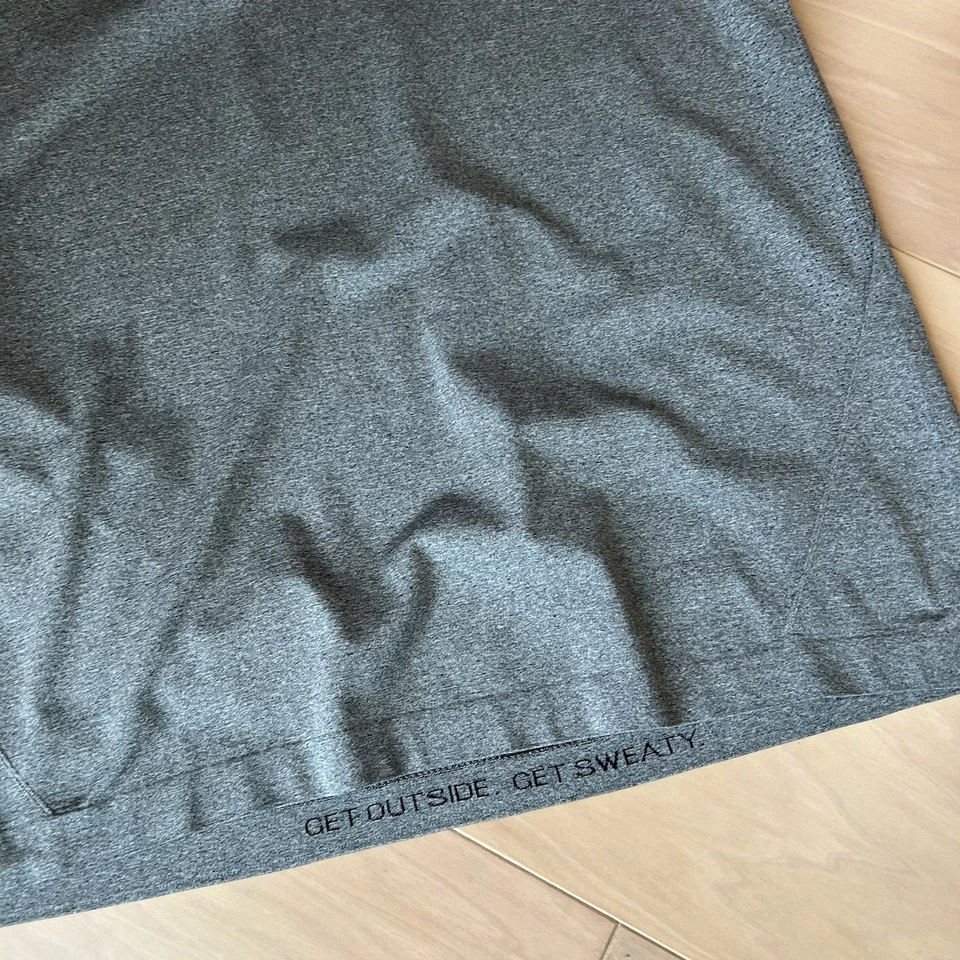 Camisa polo Lululemon metal ventilação cinza manga curta masculina GG - Imagem 3 de 4