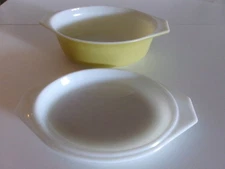 Vintage Pyrex 1.5 Quart Yellow Casserole Dish and Cooling Plate/Lid