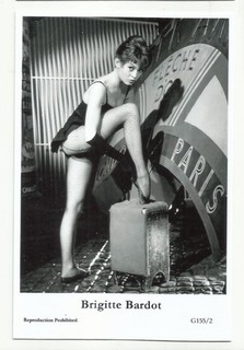 BX143) BRIGITTE BARDOT SWIFTSURE PHOTO POSTCARD (G155/2) PIN UP FILM GLAMOUR