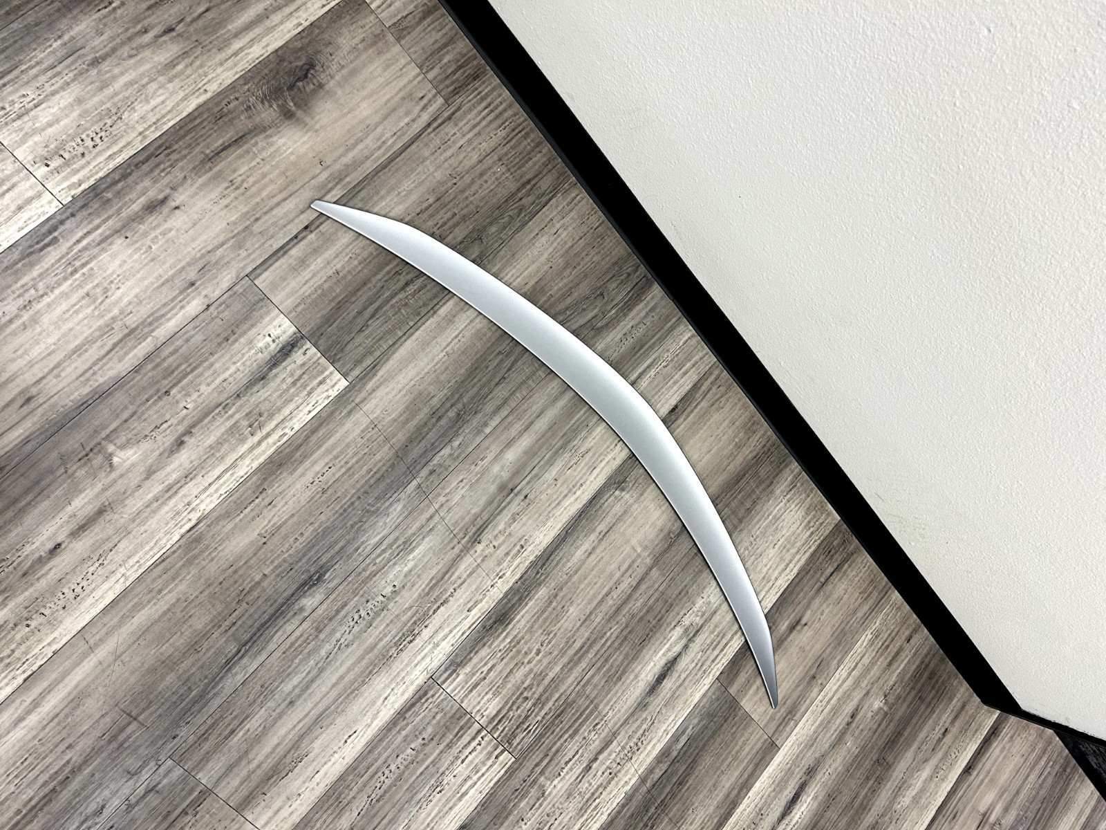 GENUINE OEM LAMBORGHINI URUS REAR WING SPOILER 4ML827950 (SIlver)