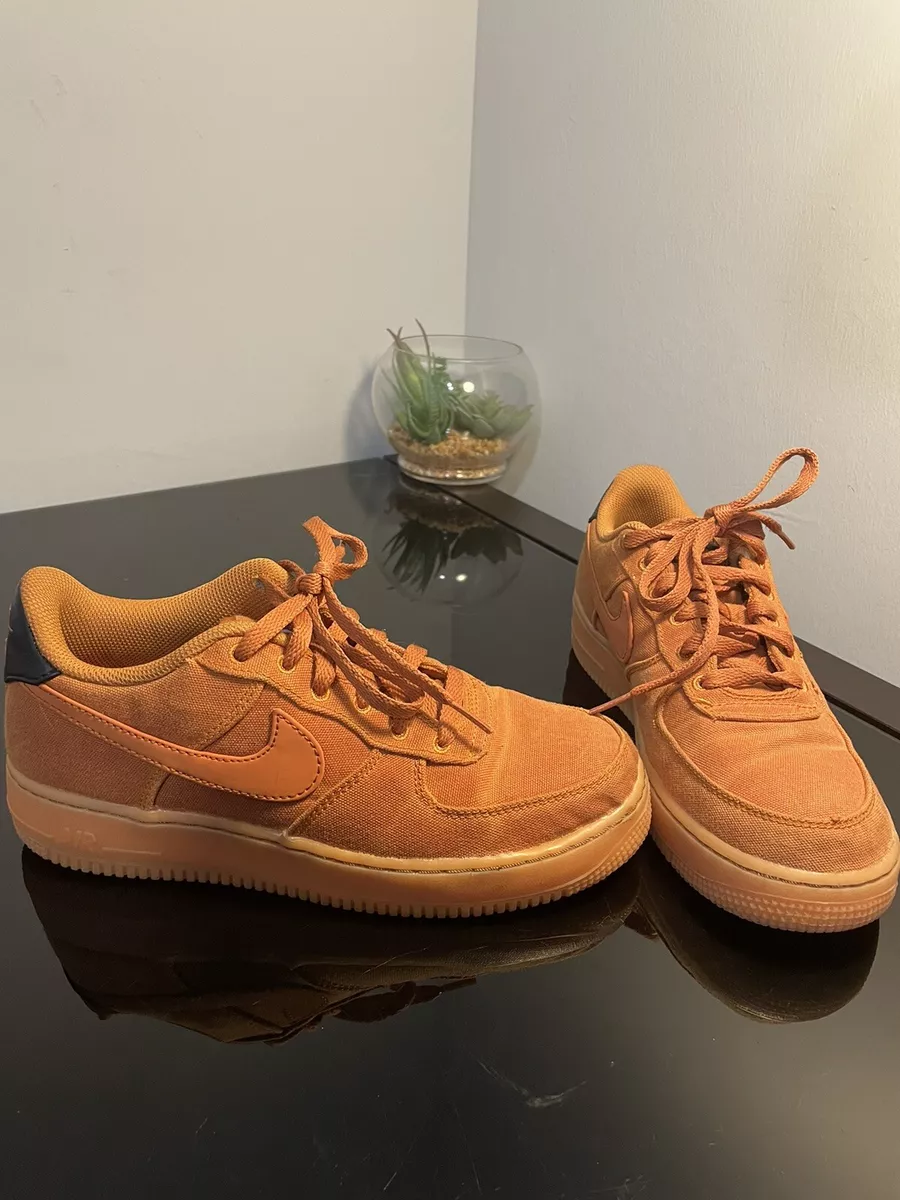 NIKE AIR FORCE 1 LV8 (GS) BIG KIDS US SIZE - 6.5Y/8 WOMENS/ AR0735