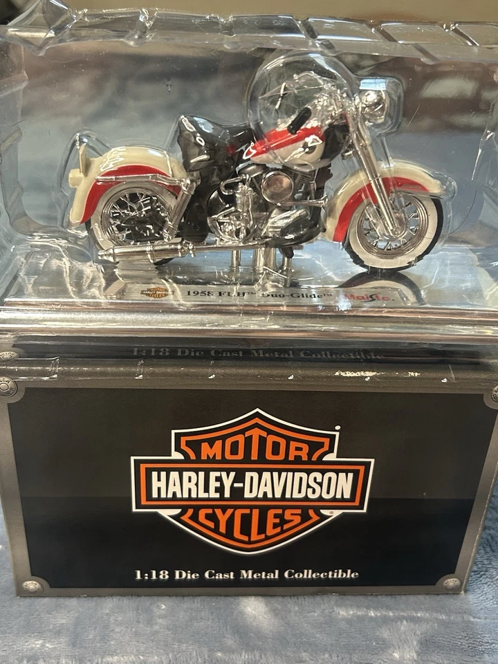 Bicicleta coleccionable Harley Davidson 1958 FLH Duo Glide Maisto 1:18 de metal fundido Foto 4 de 4