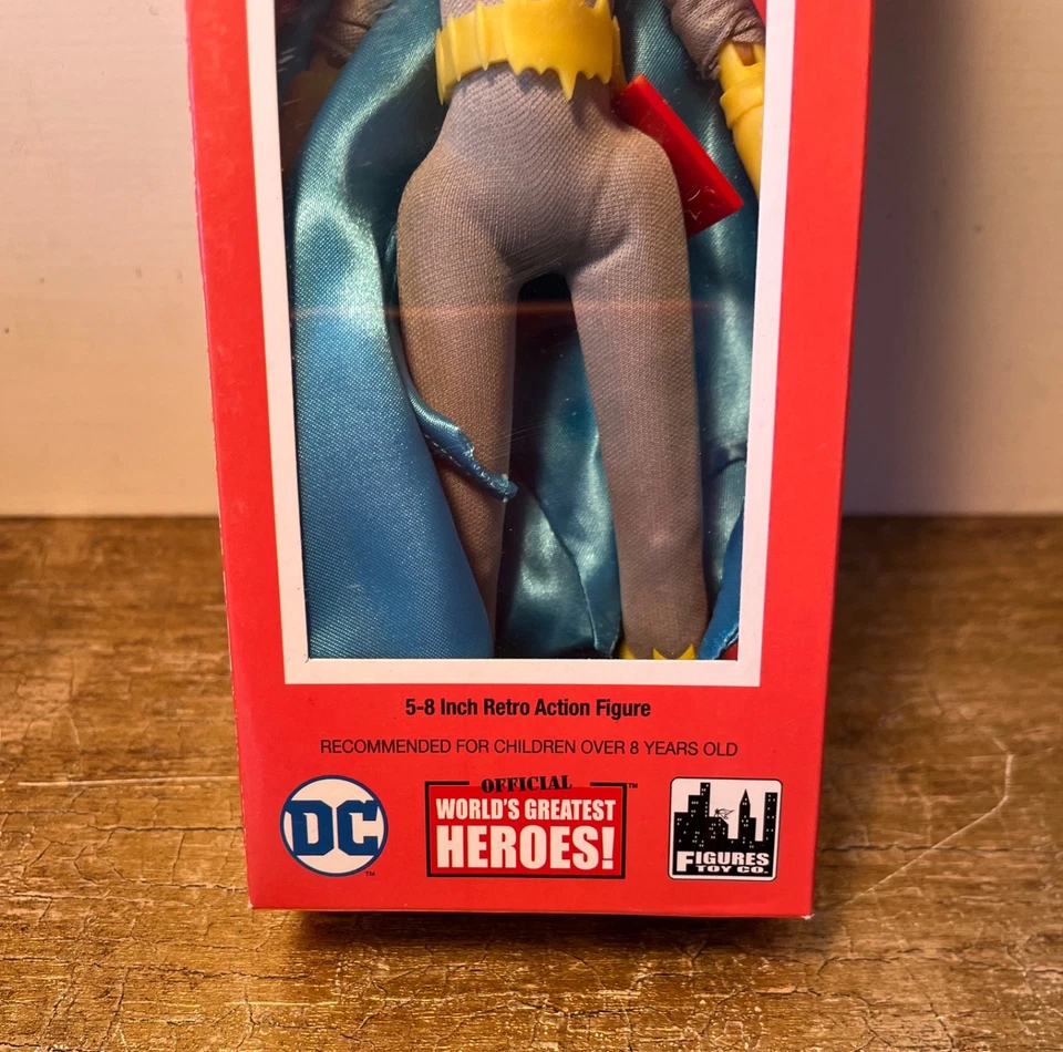Figura Batman Serie 8 Pulgadas Estilo Retro DC Comics - Batgirl 2017 Foto 2 de 4