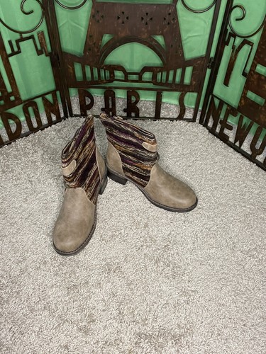 Muk Luks Missy Taupe Boots Size 10 New 