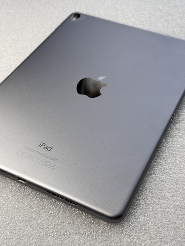 Apple iPad Pro 1st Gen. 256GB, Wi-Fi Only, 9.7 in - Space Grey - ref: 457 - Picture 6 of 7