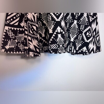 Jupe Courte PINK VS – Noir Tribal Motif, Taille M, Jamais Portée