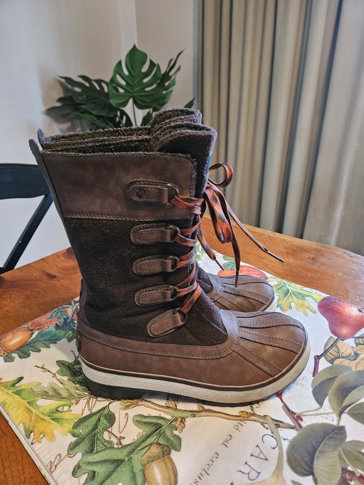 UGG Women's Chestnut Brown Size 6 Lace Up Boots - Image 2 of 4