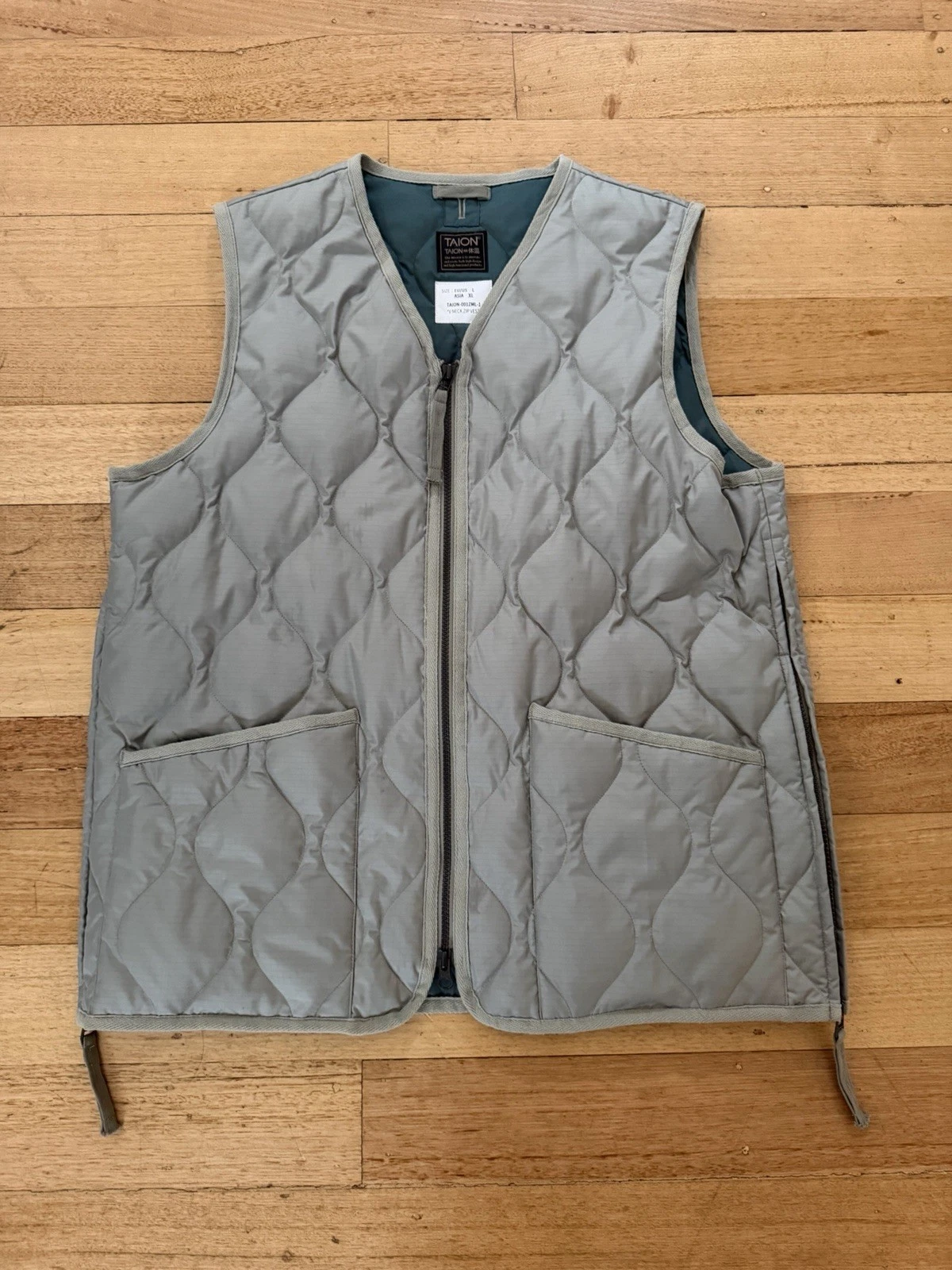 Taion Military V-Neck Zip Down Vest Dark Sage Green Large / XL image 1