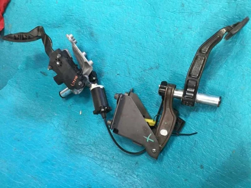 06 Ford F250 Super Duty 6.0L Potencia Ajustable Eléctrico Acelerador Pedal y Freno Foto 4 de 4