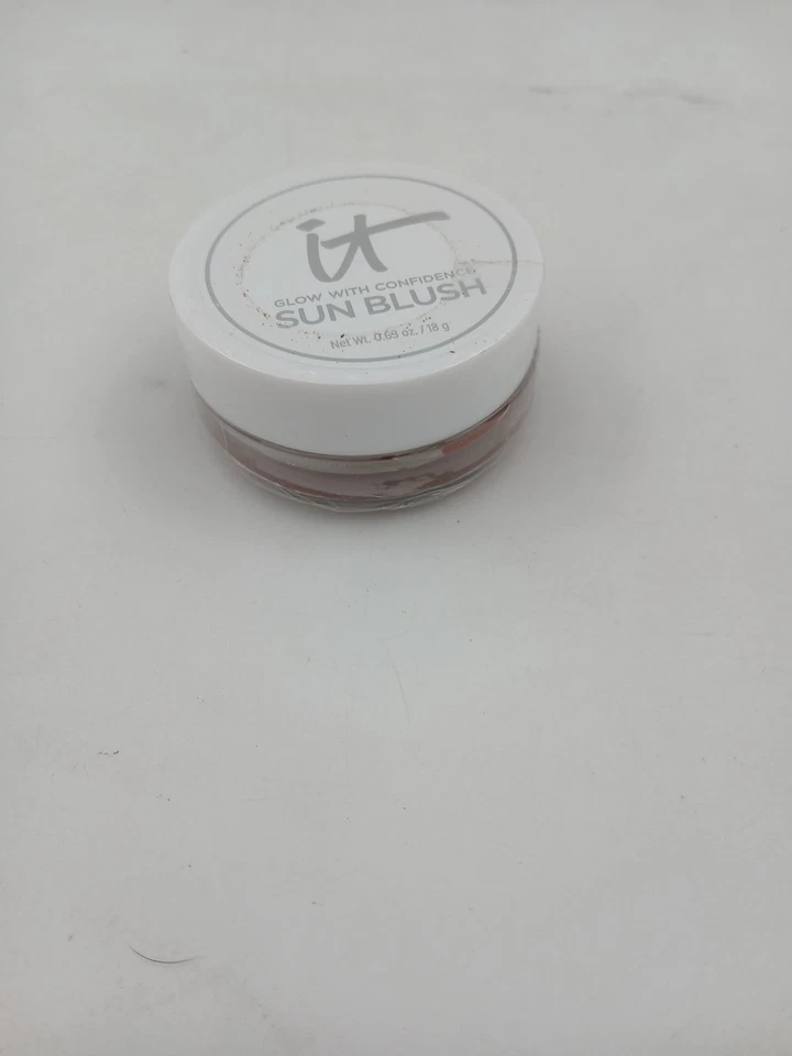 It Cosmetics Glow with Confidence Sun Cream Blush & Bronzer Duo for Sun-Kissed - Image 4 of 4