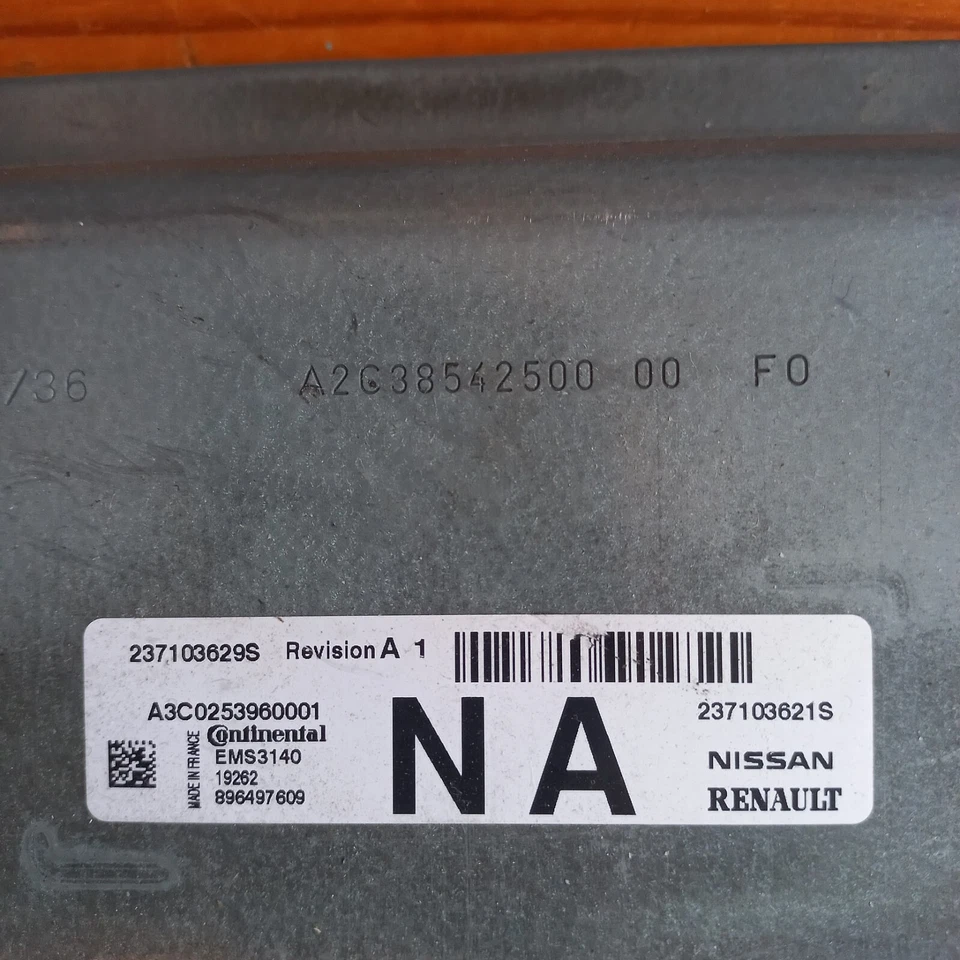 CALCULATEUR  DACIA SANDERO II  CONTINENTAL  EMS3140 A2C0253960001 / 237103621S - Immagine 2 di 2