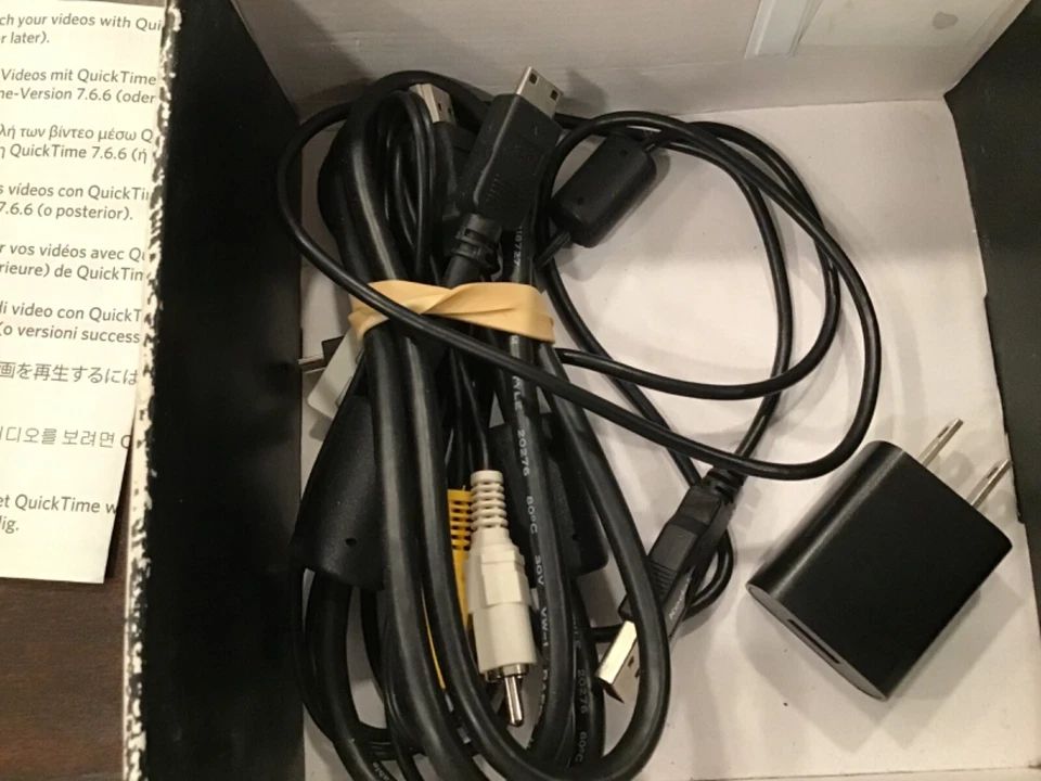 Cámara de video táctil Kodak Pocket Play Zi10 cargada probada y funcionando Foto 4 de 4