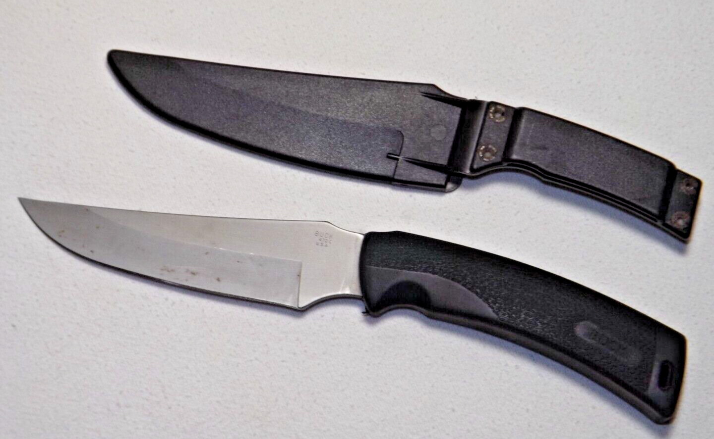 Lot Of 2 Vintage BUCK Fixed Blade Knives 102 X Woodsman and a 470 C W