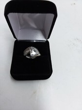 F elegant sterling silver ring size 9, beautiful 3 sided large sapphire with se