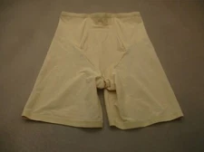 NWOT Wacoal Size 2XL Womens Beige Mid Rise Stretch Compression Shaping Shorts 9S