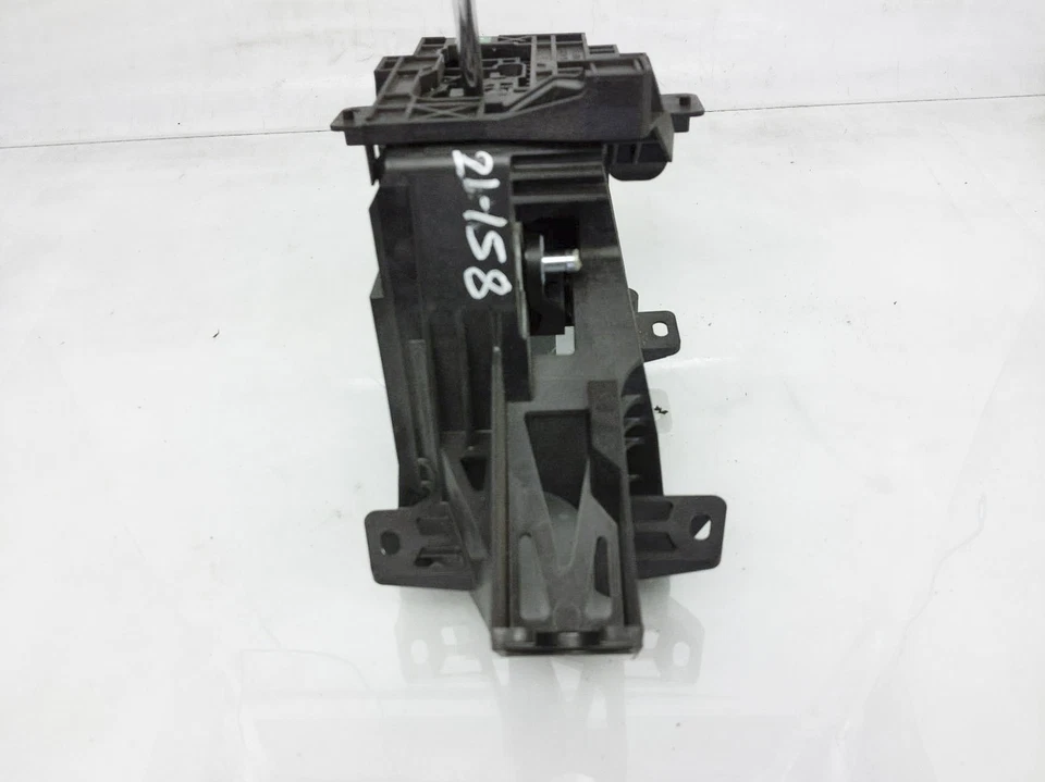 2017 2018 Toyota Corolla Im Auto Trans Gear Selector Shifter Assy 33542-12360-C0 - Image 2 of 4