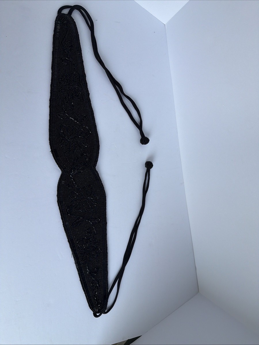 Vintage Black Beaded Women display picture 1