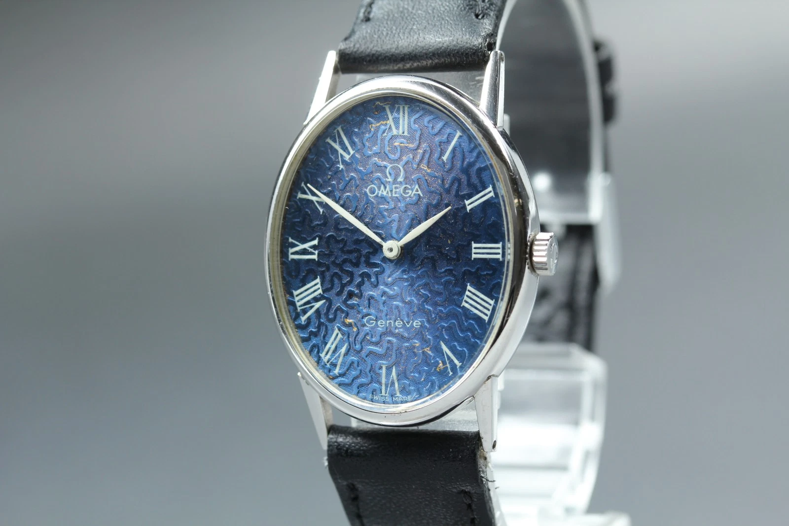 Omega — Vintage 1970s OMEGA Geneve Blue Dial 26mm 511.416 Manual Winding Unisex [Ex+5]
