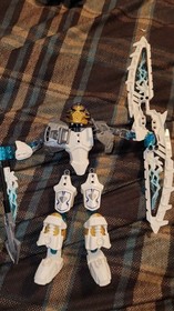 LEGO BIONICLE: Kopaka-Master of Ice (70788) Incomplete