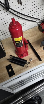 #ad 16 Ton Hydraulic Jack $125.00