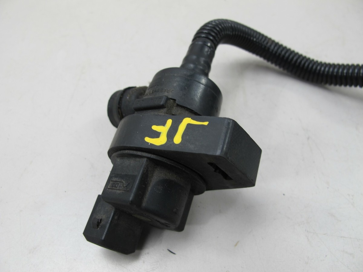 2004-2010 BMW E90 E60 FUEL TANK BREATHER VALVE 7512581 OEM | eBay