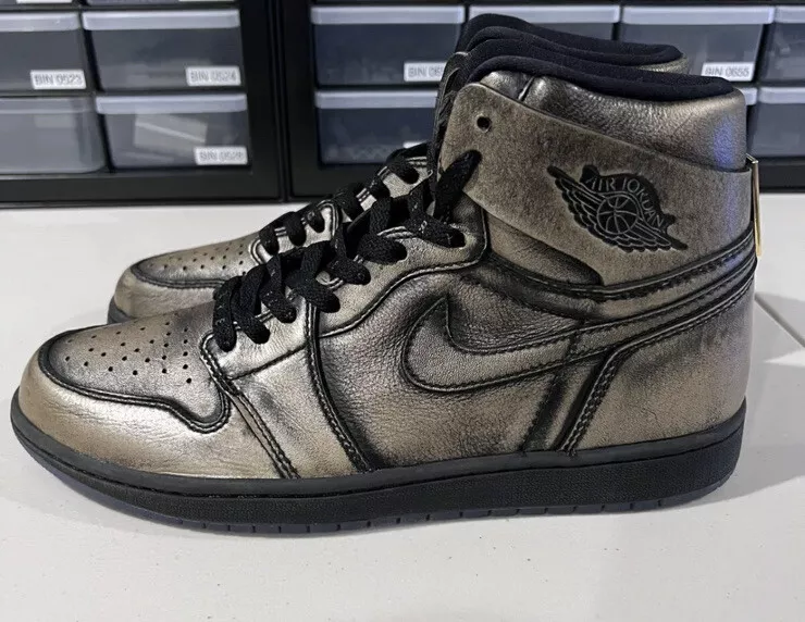 NIKE AIR JORDAN 1 RETRO HIGH OG WINGS BLCK/MTLLC GOLD AA2887 035 SZ 10.5