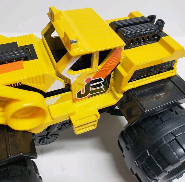 Mattel 2013 Diecast Matchbox Monster Truck Wheel Front Load Jones Equip