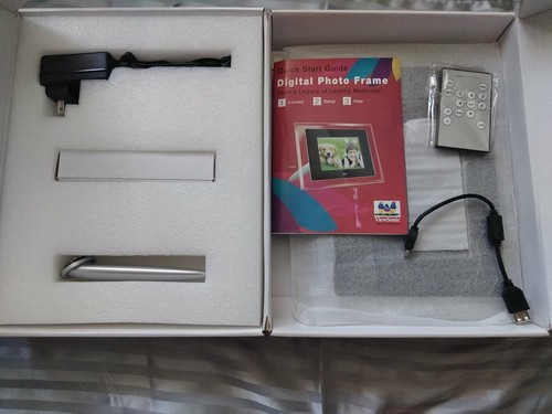 8" Digital Photo Frame - Picture 3 of 5