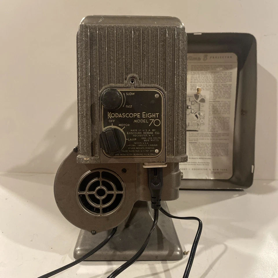 Proyector Kodakscope colección ocho-70 de colección motor funciona y se enciende la luz Foto 4 de 4