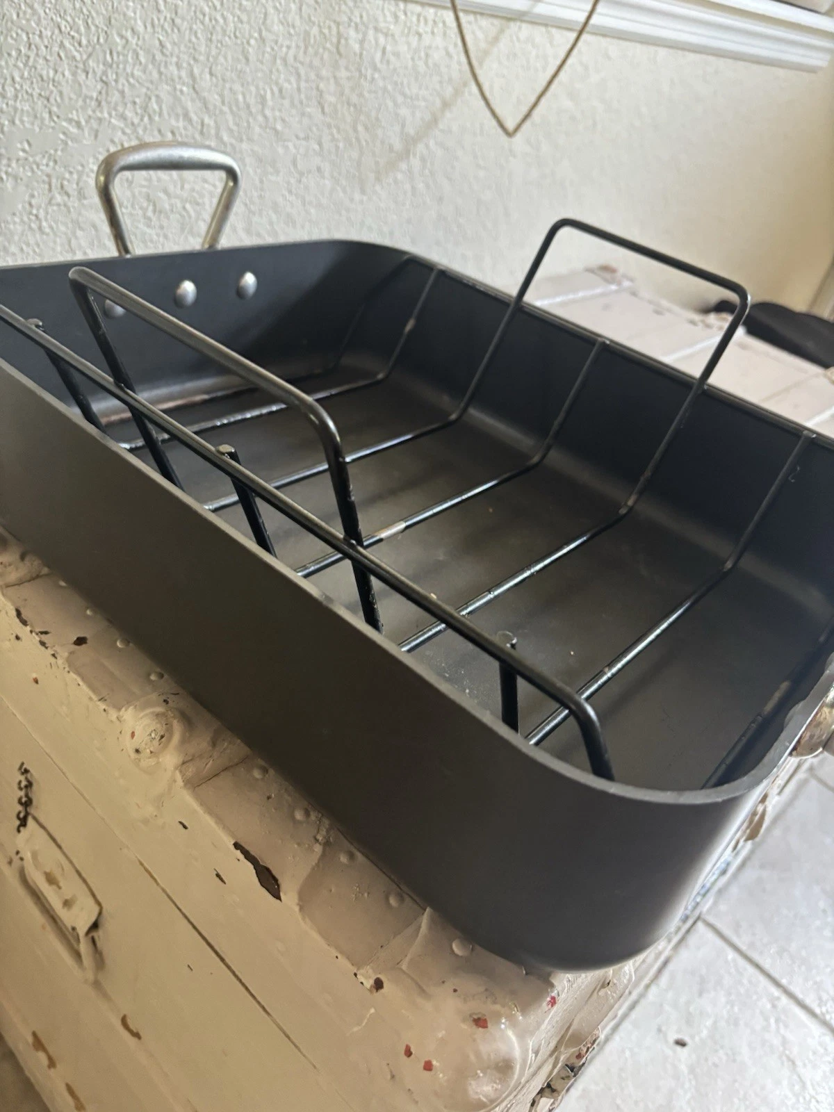 Kirkland turkey roasting pan
Opens in a new window or tab