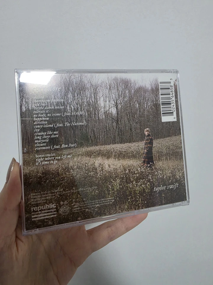 Taylor Swift Signed Evermore CD Autograph - Imagen 2 de 2