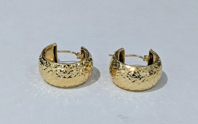 14K GELBGOLD DAMEN DIAMANTSCHLIFF HUGGIES. NAGELNEU. 