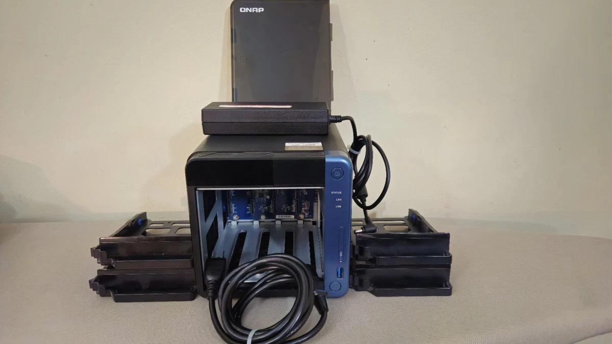 QNAP USB 3.0 USB Specification Network Attached Storage 4 Bays for