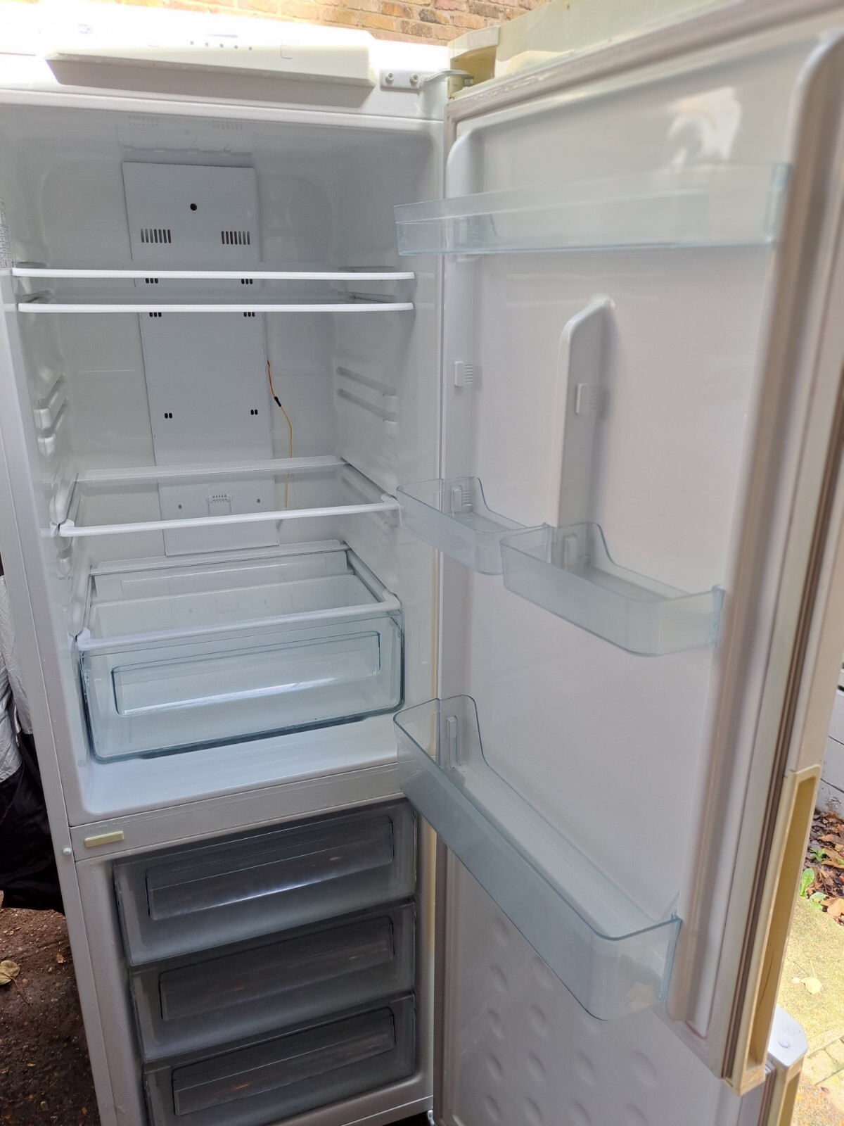 Samsung fridge freezer RL34LCSW parts available